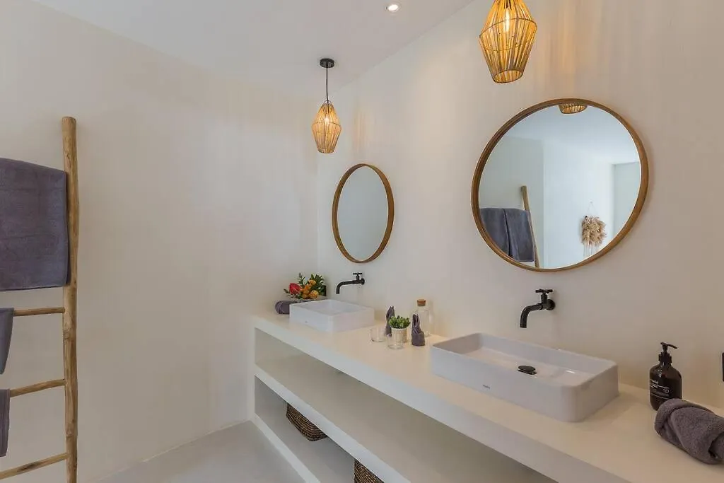 Villa Alamanda Maya Seminyak Center 2 Bedr With Private Pool